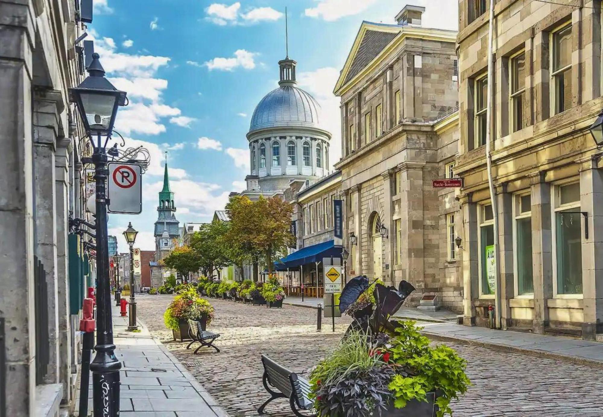 Апарт отель Liv Mtl Mtl Монреаль Экстерьер фото